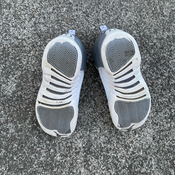 Nike Air Jordan Retro 12 Stealth Size 6.5y - Picture 8 of 8